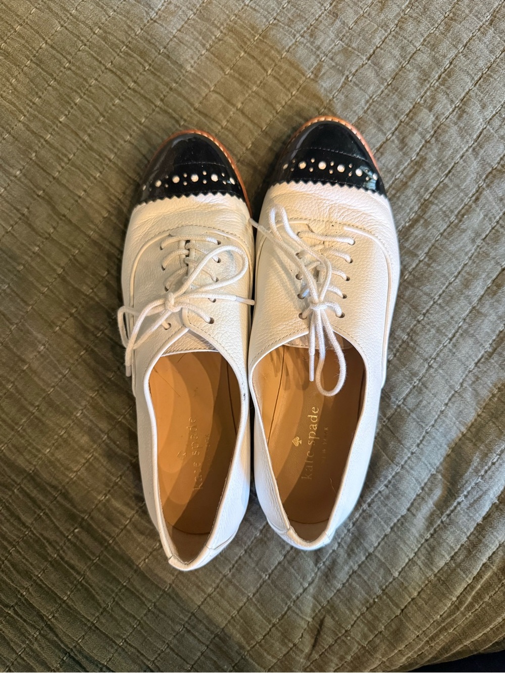 kate spade White and Black Leather Brogue-Style Lace-Up Flats